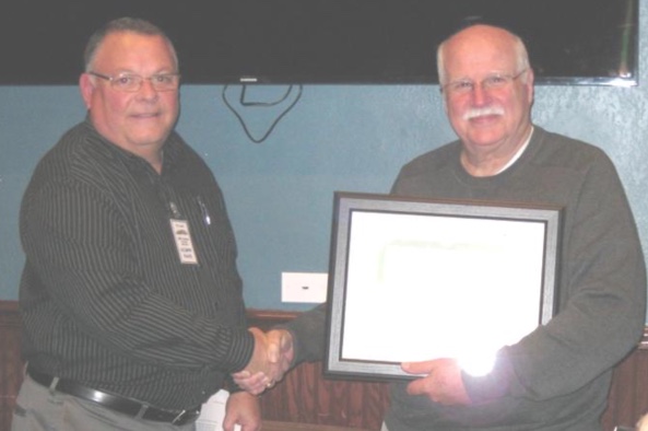 Dave Gauding, NF0R, Receiving Certificate of Appreciation at the SLQS 30th Anniversary Dinner
